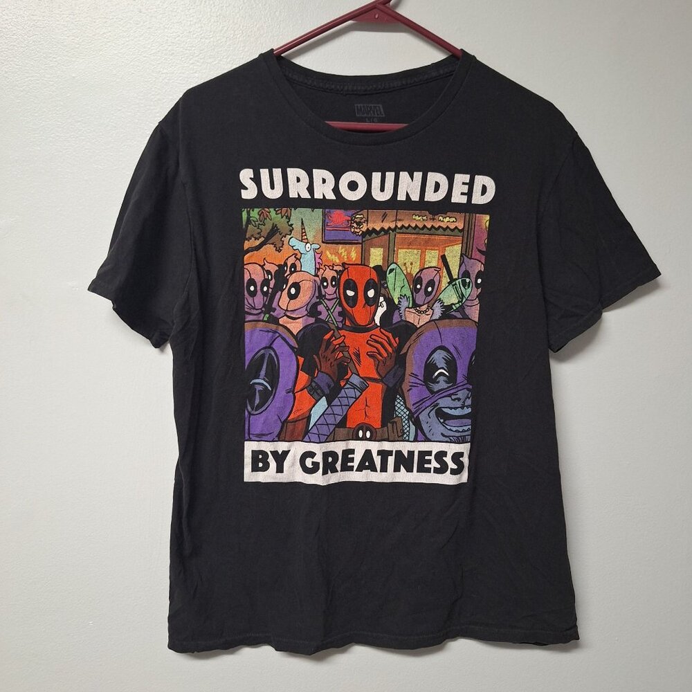 Marvel Deadpool Surrounded‎ By Greatness Graphic T-Shirt Youth L
